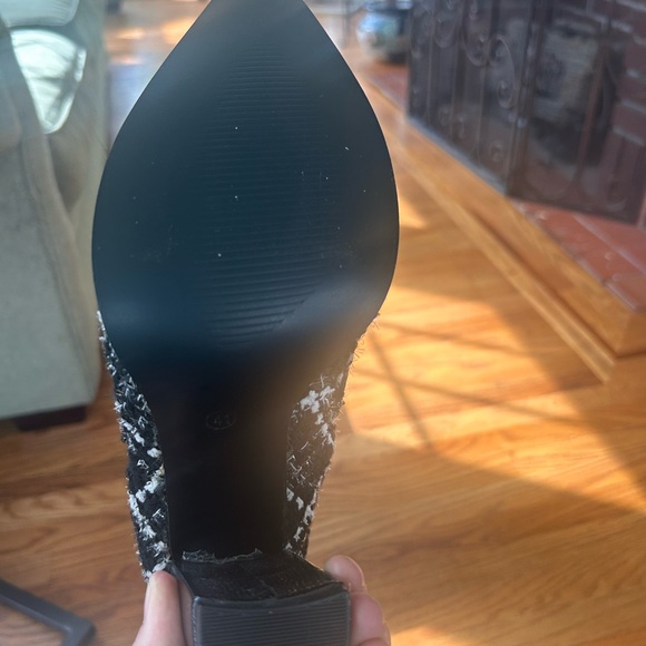 Chic Black and White Tweed Ankle Boots - Picture 5 of 5